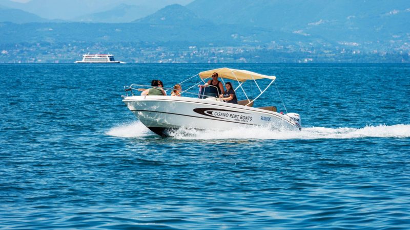 Speedboat Rental in Barcelona – Options